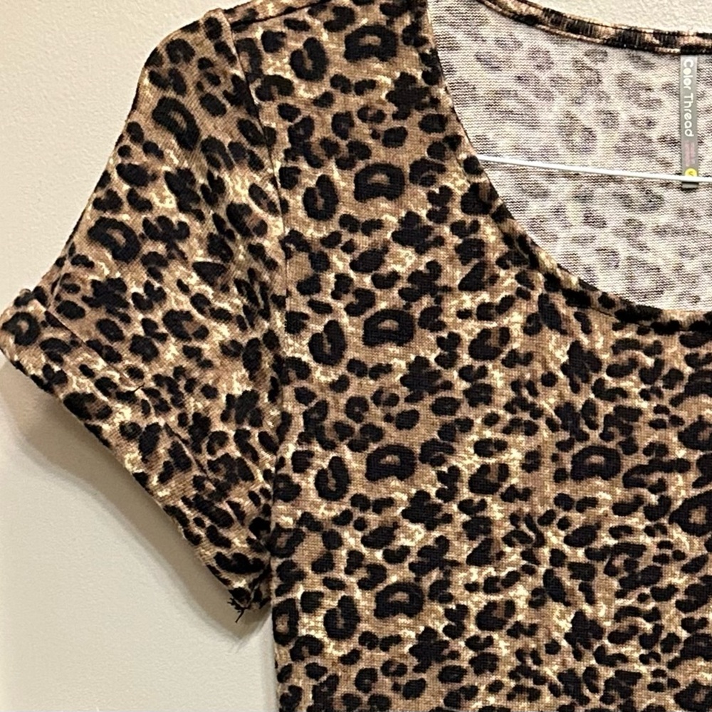 ⭐️NWOT Color Thread Leopard Print Dress⭐️ - Picture 4 of 6